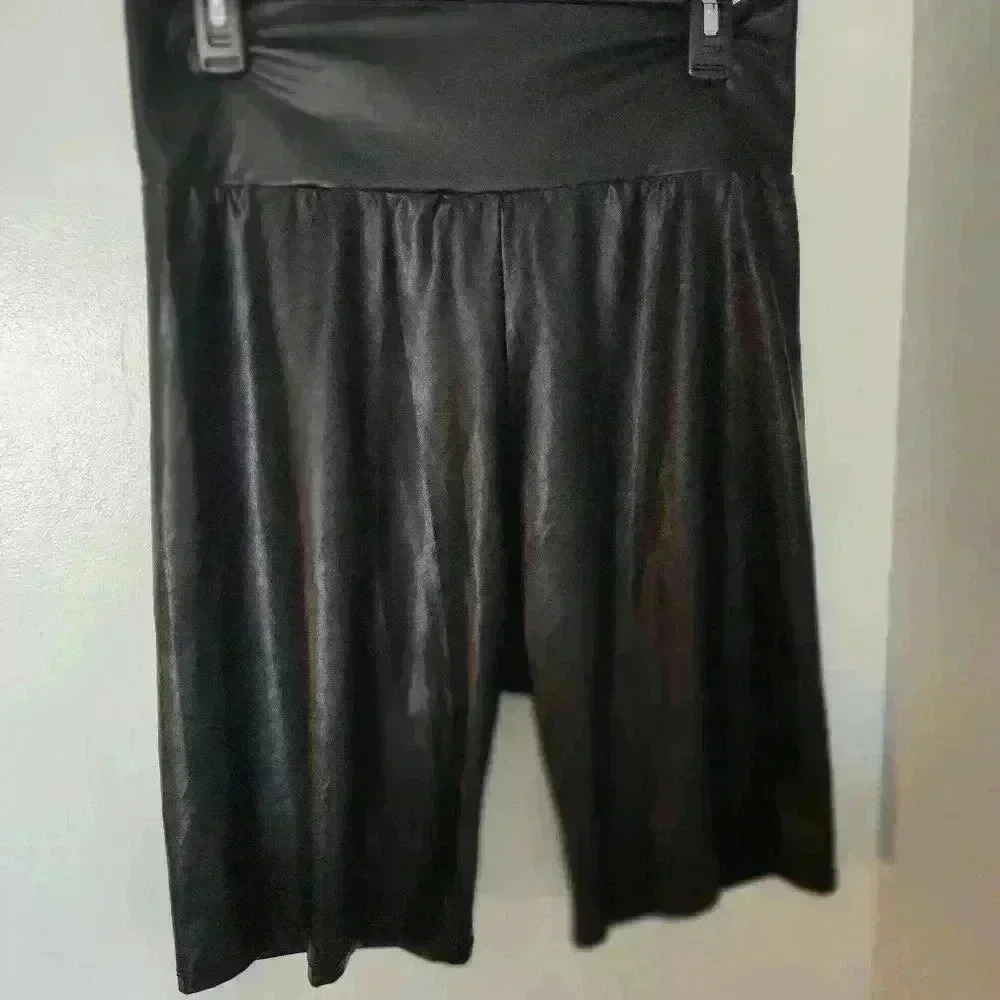 Aqua faux leather bike shorts size Lg Mob Wife - Picture 2 of 3